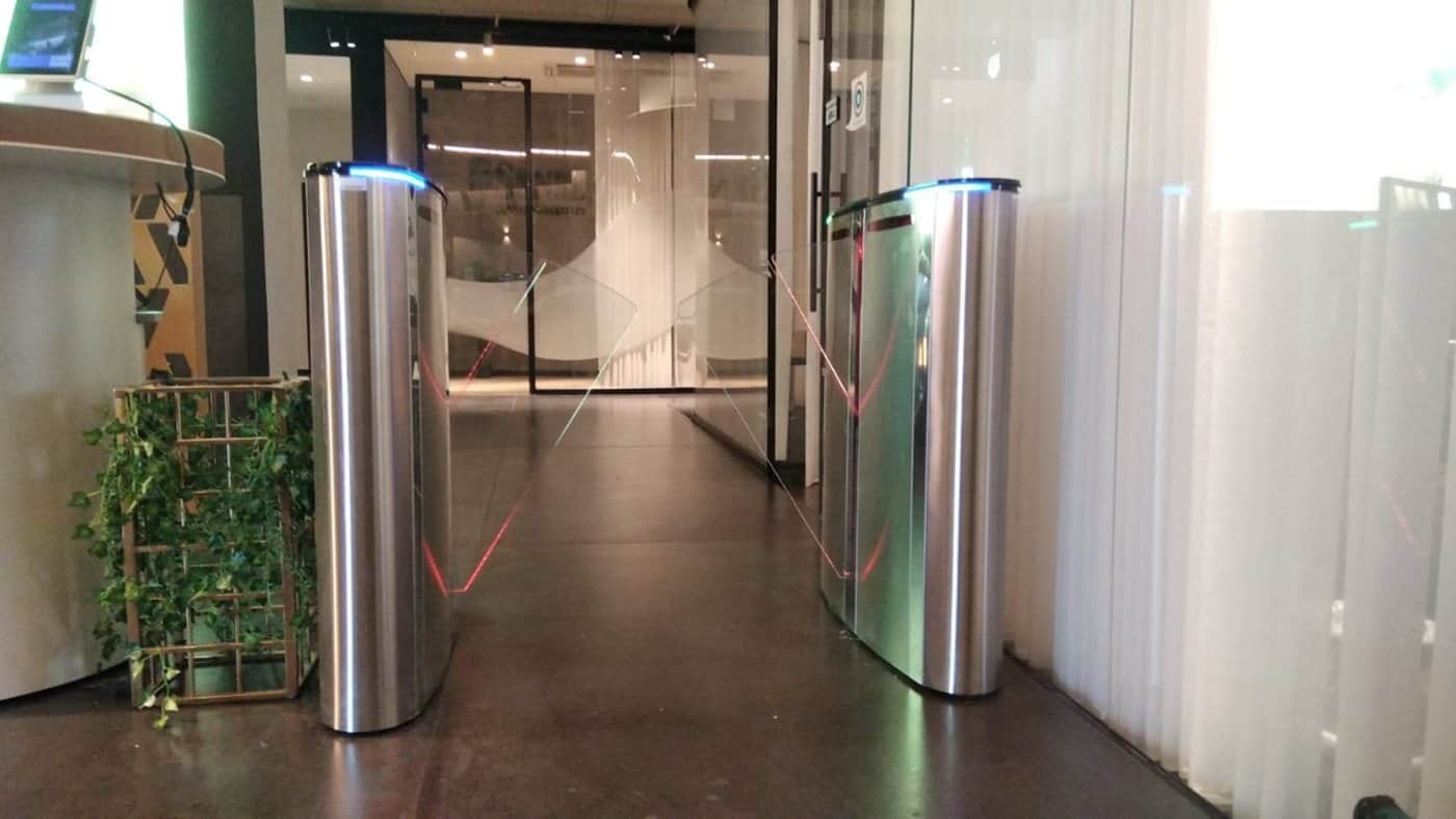 ספיד גייטס מוסדיים